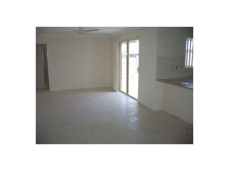 10 Bronton Way, Point Vernon QLD 4655