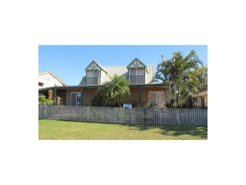 169 Pulgul Street, Urangan QLD 4655