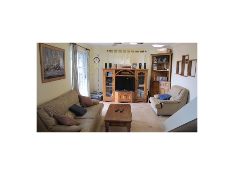 169 Pulgul Street, Urangan QLD 4655