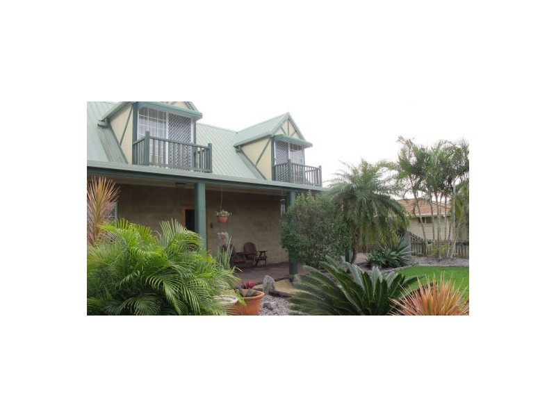 169 Pulgul Street, Urangan QLD 4655