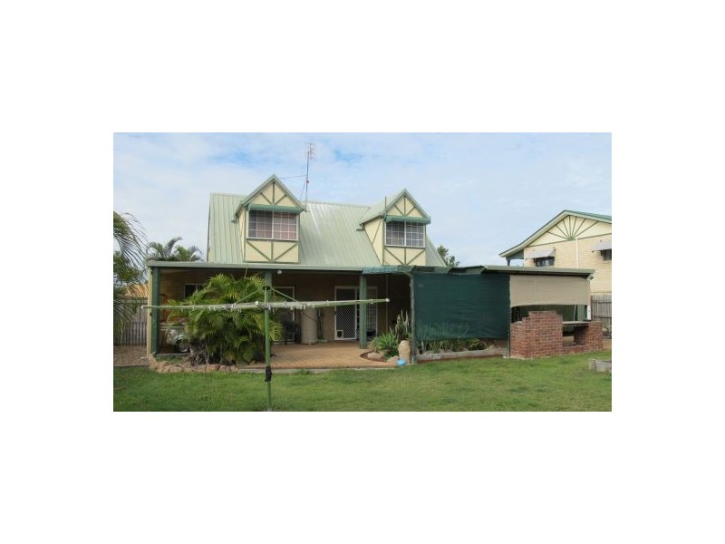 169 Pulgul Street, Urangan QLD 4655