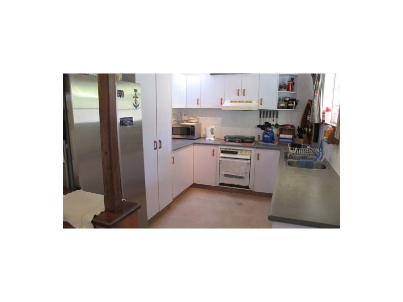 169 Pulgul Street, Urangan QLD 4655