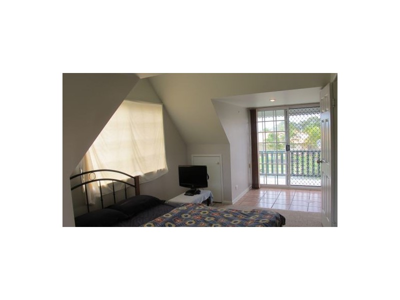 169 Pulgul Street, Urangan QLD 4655