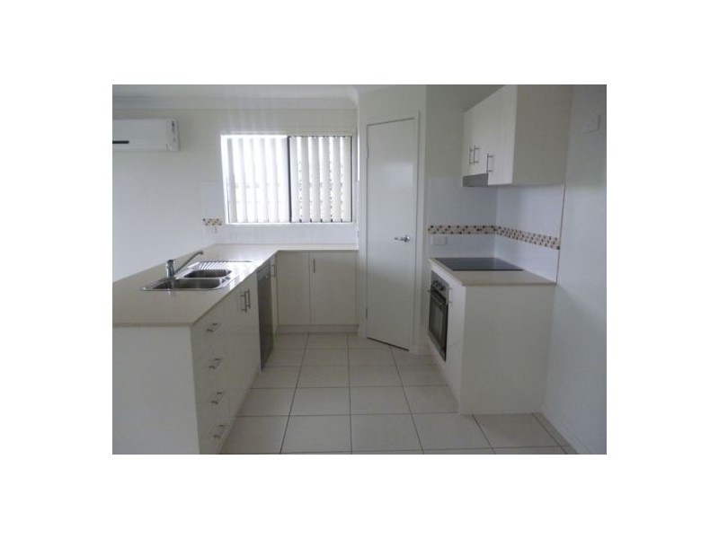 13 Yongala Avenue, Eli Waters QLD 4655