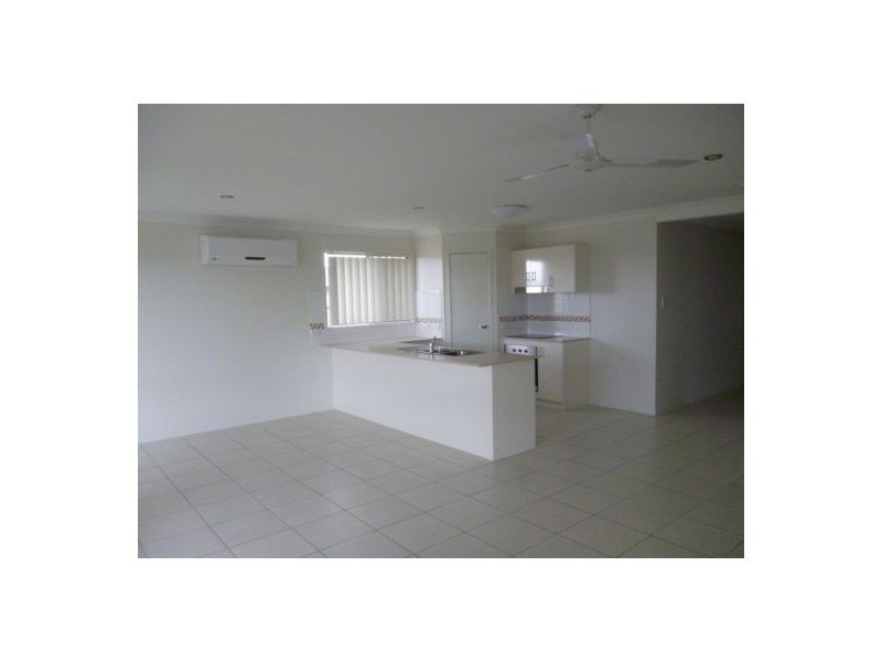 13 Yongala Avenue, Eli Waters QLD 4655