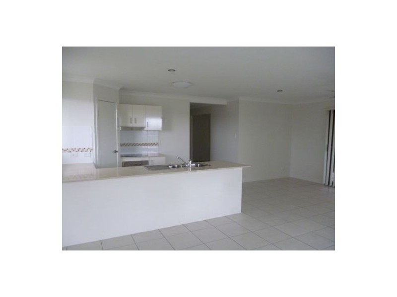 13 Yongala Avenue, Eli Waters QLD 4655