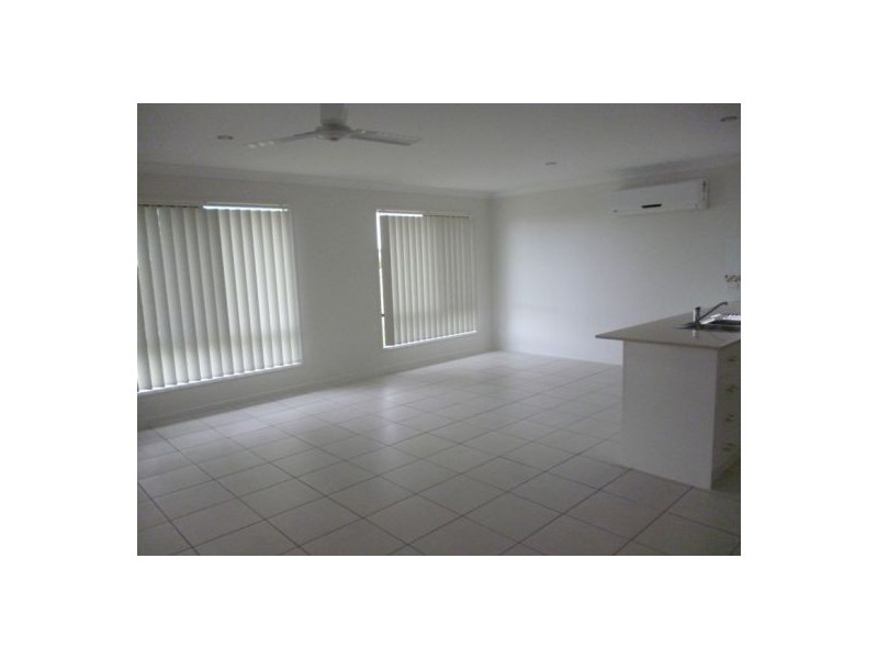 13 Yongala Avenue, Eli Waters QLD 4655