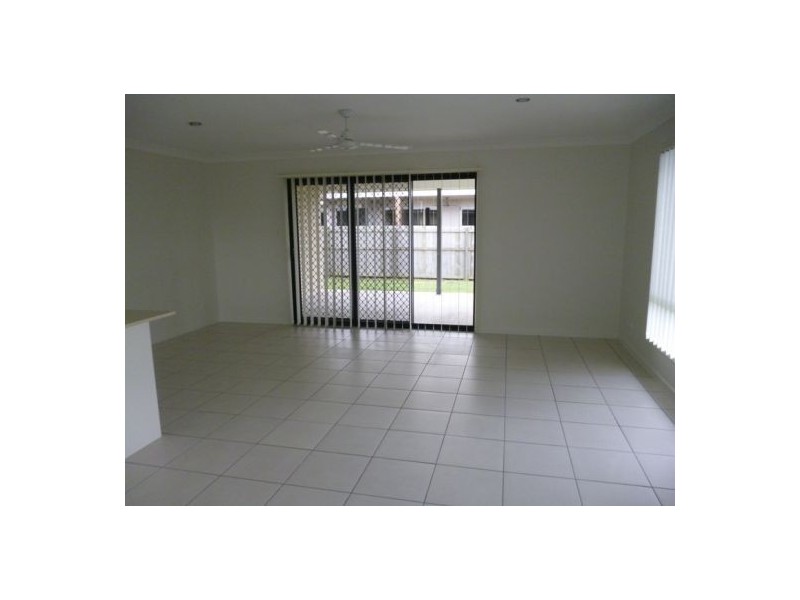 13 Yongala Avenue, Eli Waters QLD 4655