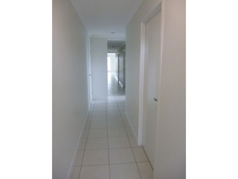 13 Yongala Avenue, Eli Waters QLD 4655