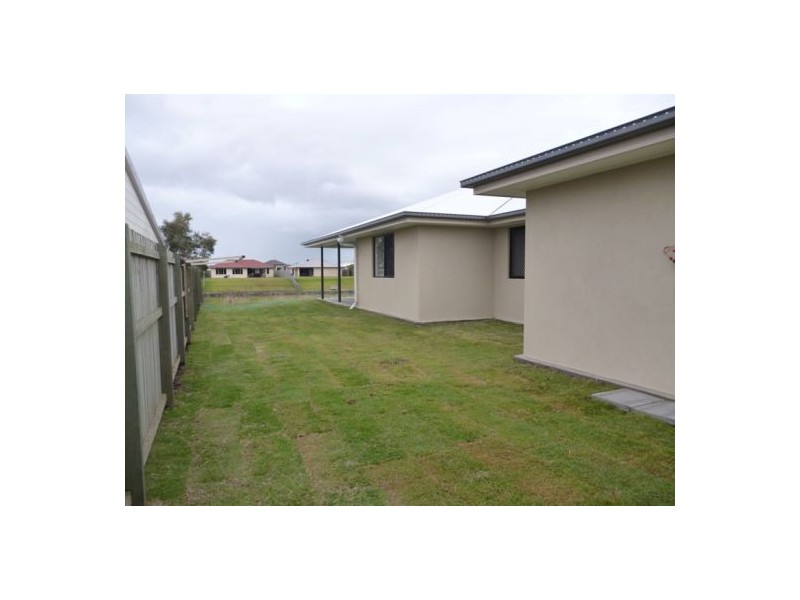 13 Yongala Avenue, Eli Waters QLD 4655