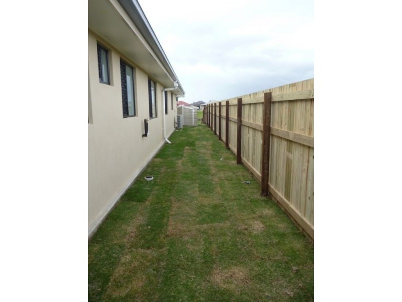 13 Yongala Avenue, Eli Waters QLD 4655