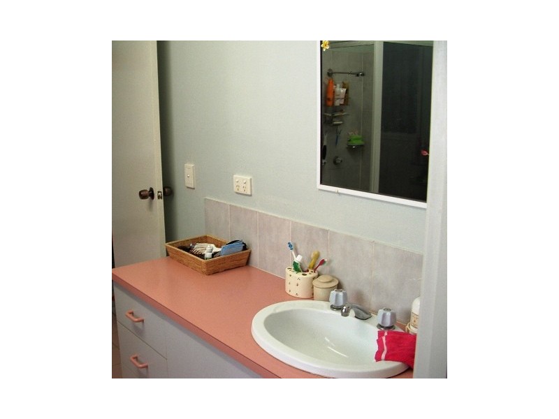 27 Miller Street, Urangan QLD 4655