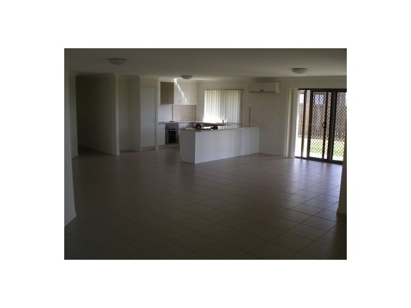 14 Bounty Circuit, Eli Waters QLD 4655