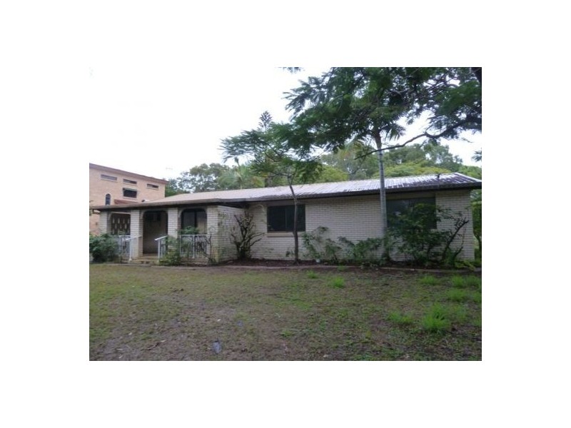 632 Esplanade, Urangan QLD 4655