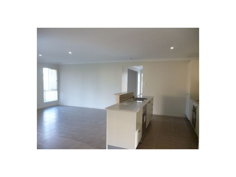 34 Morgan Circuit, Urraween QLD 4655