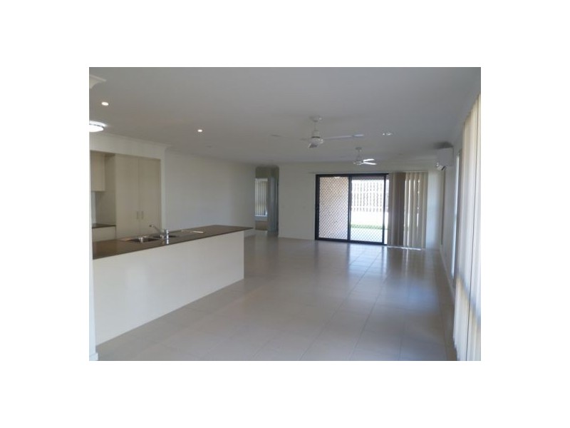 4 Oxley Circuit, Urraween QLD 4655