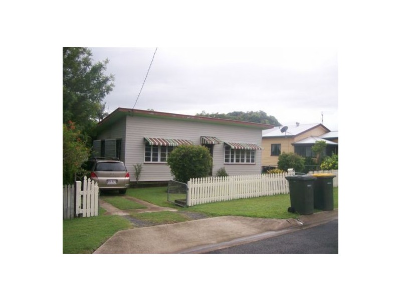 9 Mary, Scarness QLD 4655