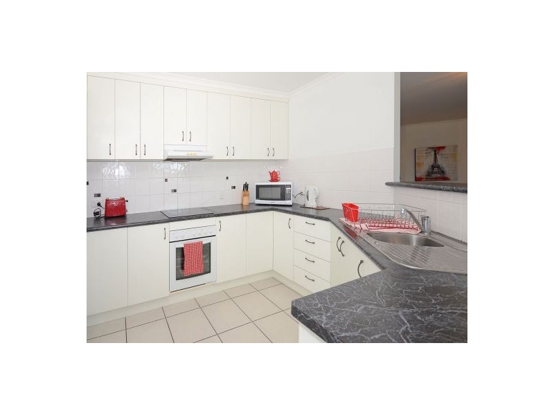 27 Archer Drive, Point Vernon QLD 4655