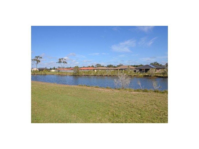 27 Archer Drive, Point Vernon QLD 4655