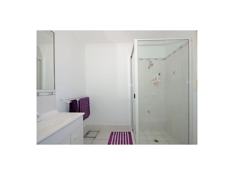 27 Archer Drive, Point Vernon QLD 4655