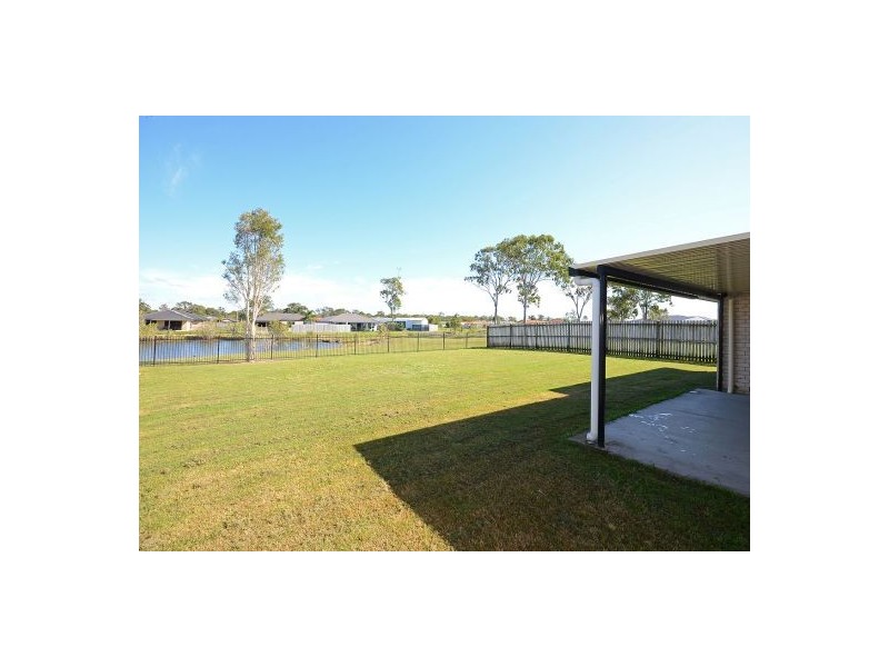 27 Archer Drive, Point Vernon QLD 4655