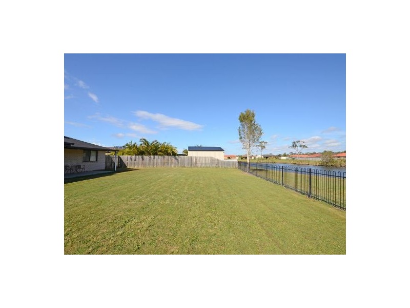 27 Archer Drive, Point Vernon QLD 4655