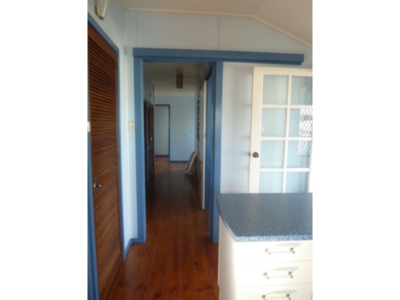 1/1 Cypress Street, Urangan QLD 4655