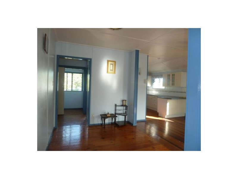 1/1 Cypress Street, Urangan QLD 4655