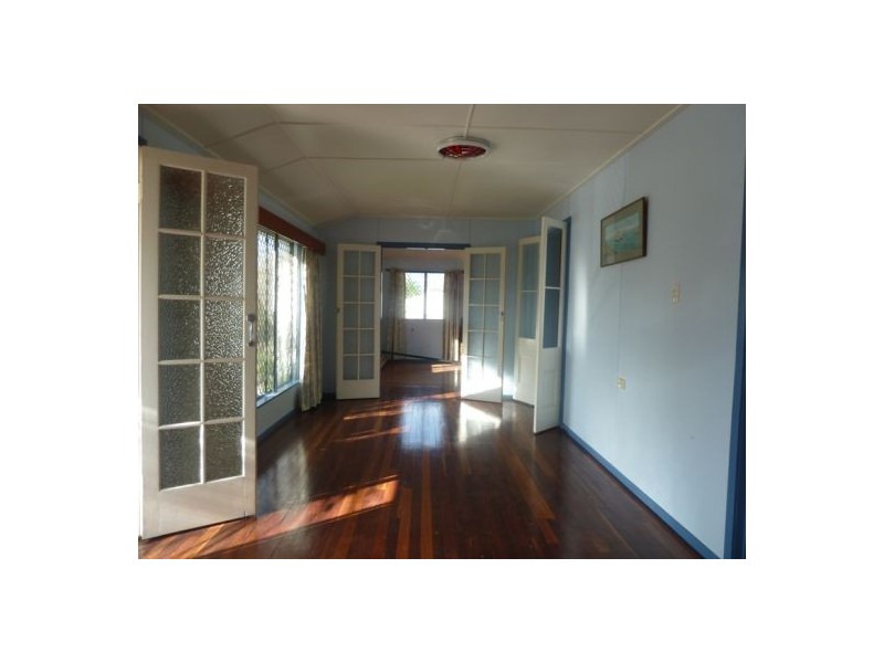 1/1 Cypress Street, Urangan QLD 4655