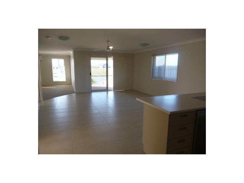 39 Endeavour Way, Eli Waters QLD 4655