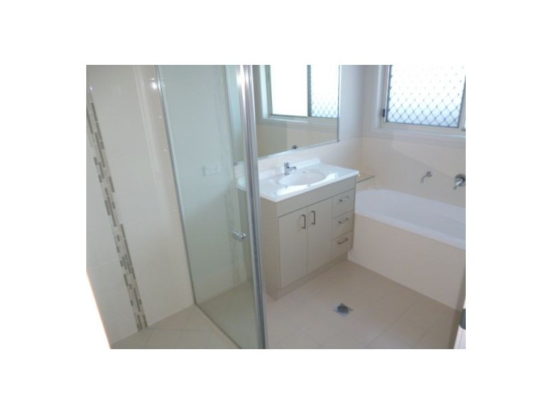 39 Endeavour Way, Eli Waters QLD 4655