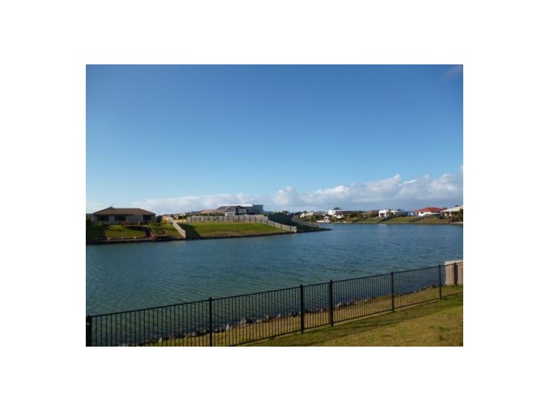 39 Endeavour Way, Eli Waters QLD 4655