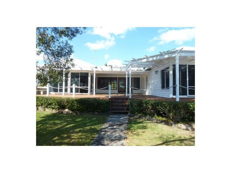 77 Esplanade, Point Vernon QLD 4655