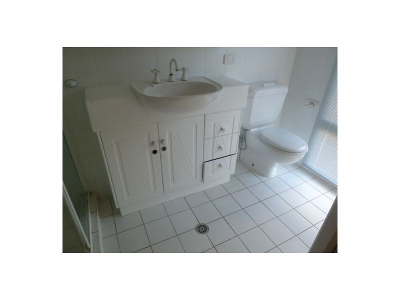 77 Esplanade, Point Vernon QLD 4655