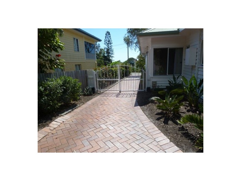 77 Esplanade, Point Vernon QLD 4655