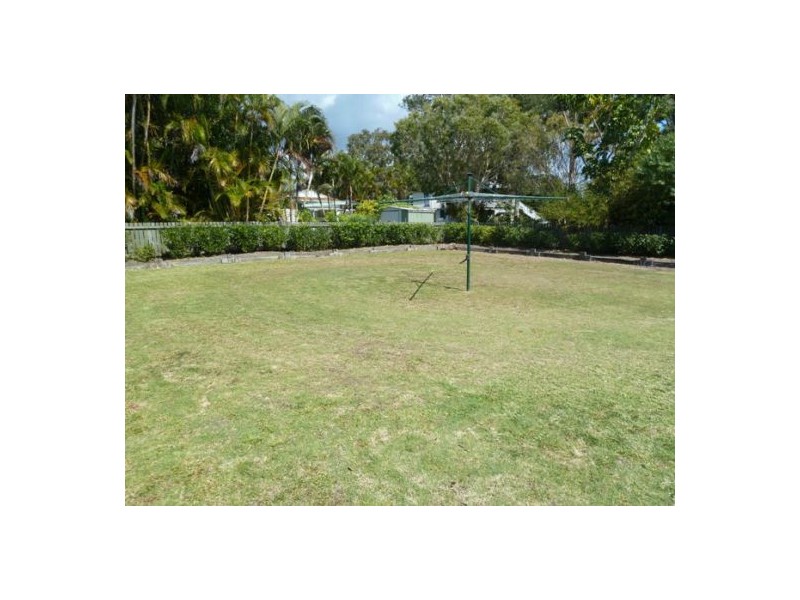 77 Esplanade, Point Vernon QLD 4655