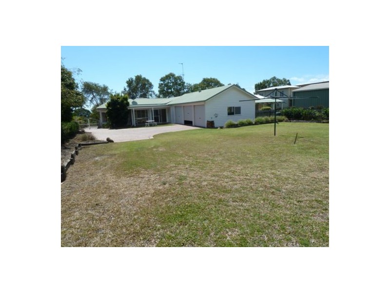 77 Esplanade, Point Vernon QLD 4655