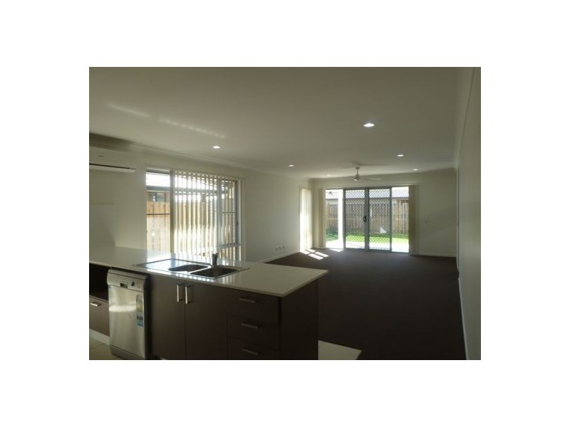 33 Oxley Circuit, Urraween QLD 4655