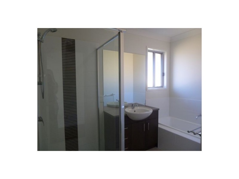 33 Oxley Circuit, Urraween QLD 4655