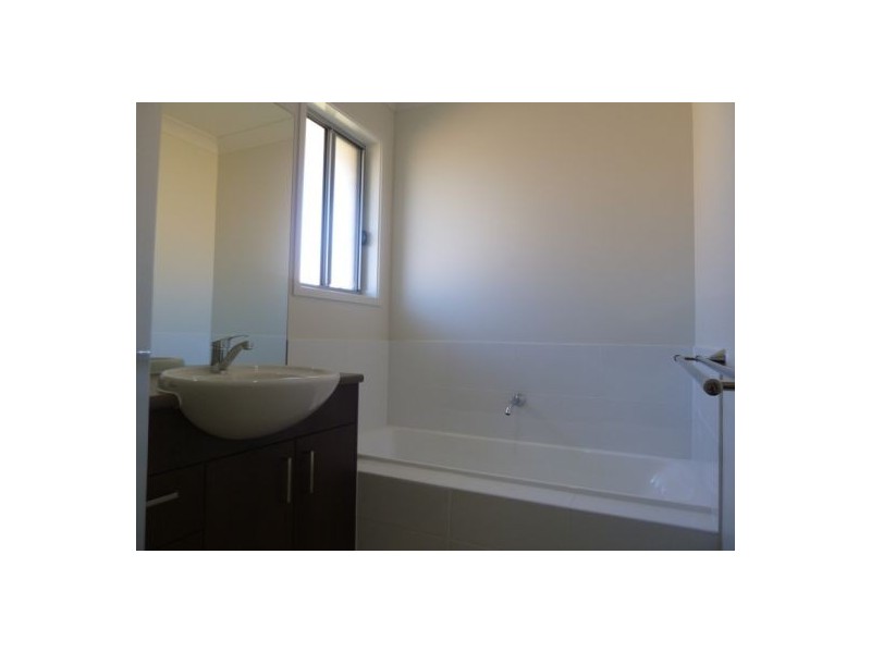 33 Oxley Circuit, Urraween QLD 4655