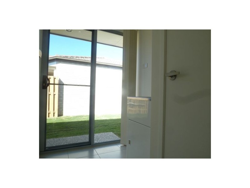 33 Oxley Circuit, Urraween QLD 4655