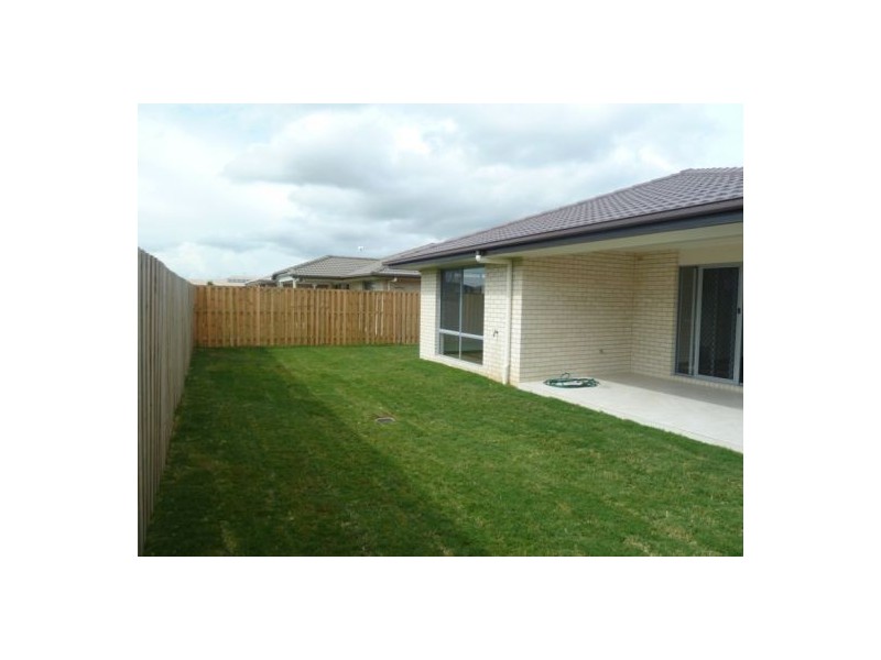 33 Oxley Circuit, Urraween QLD 4655