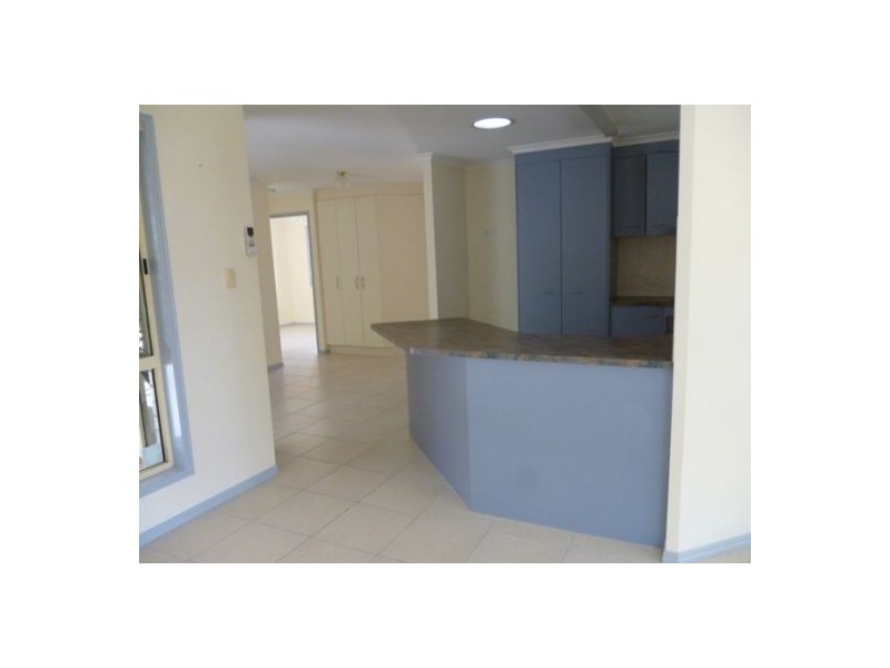 4 Fiona Court, Urangan QLD 4655