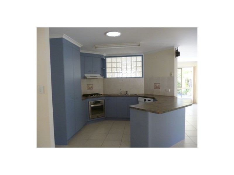 4 Fiona Court, Urangan QLD 4655