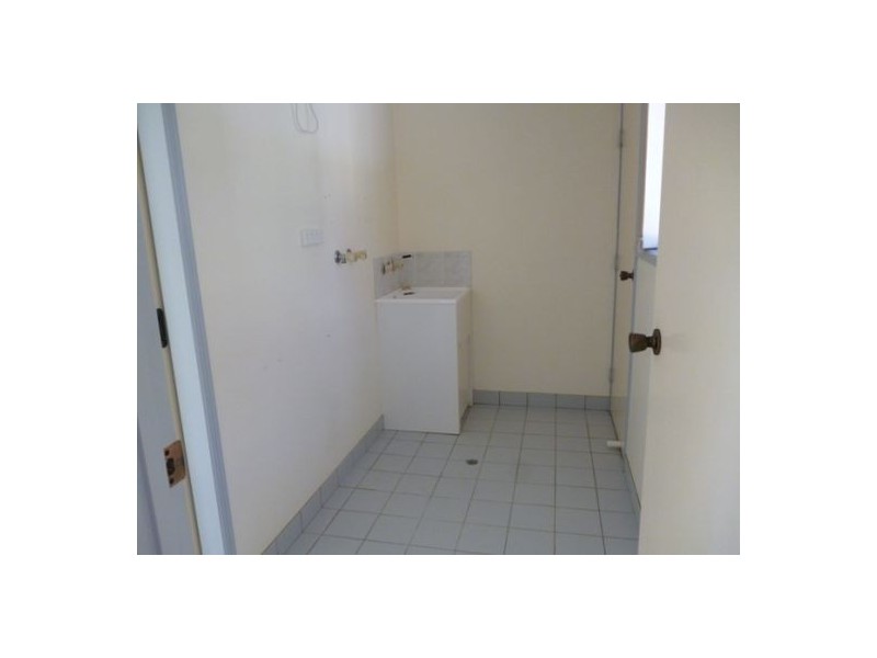 4 Fiona Court, Urangan QLD 4655