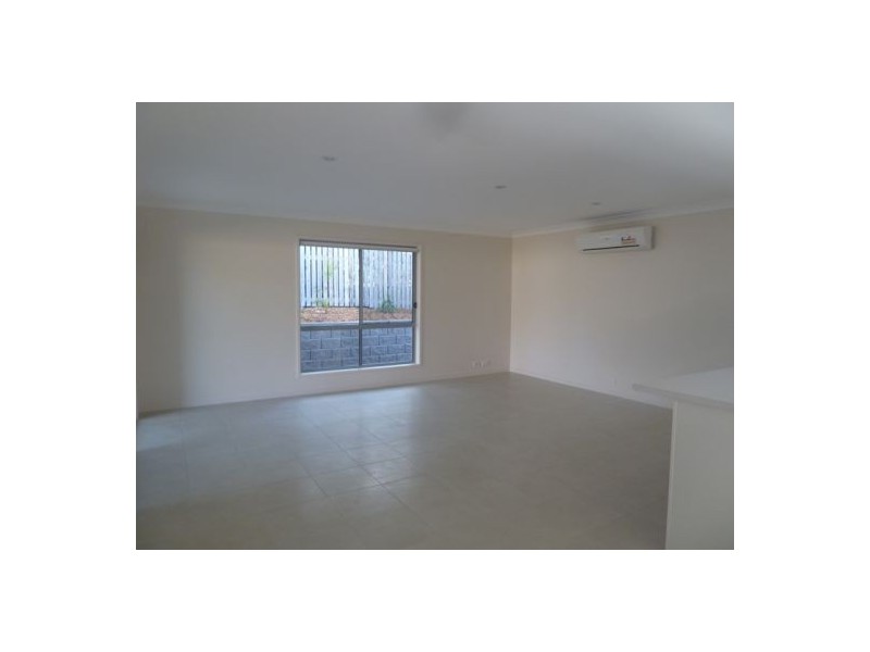 11 Zac Crt, Urraween QLD 4655