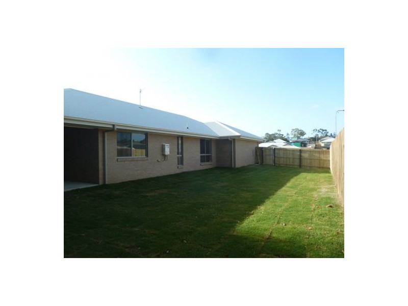 11 Zac Crt, Urraween QLD 4655