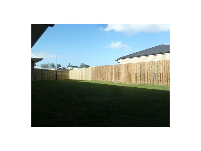 11 Zac Crt, Urraween QLD 4655