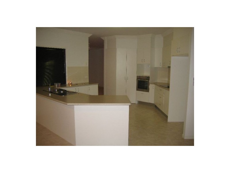 10 Rochester Court, Urraween QLD 4655