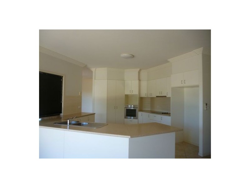 10 Rochester Court, Urraween QLD 4655